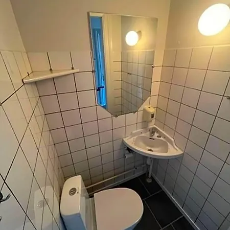 Folsted - Vaerelse 105 Fri Parkering Bjergby